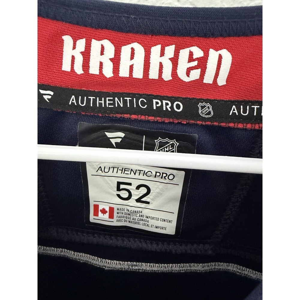 Seattle Kraken Jersey Large 52 Mens Fight Strap Home Blue NHL #84 Kaapo Kakko - Picture 7 of 9